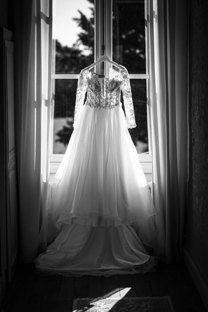 robe de la mariée au château de la Borderie en Charente