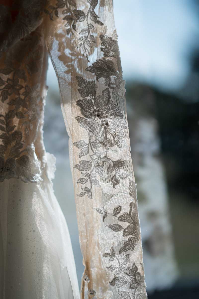 robe de la mariée au château de la Borderie en Charente