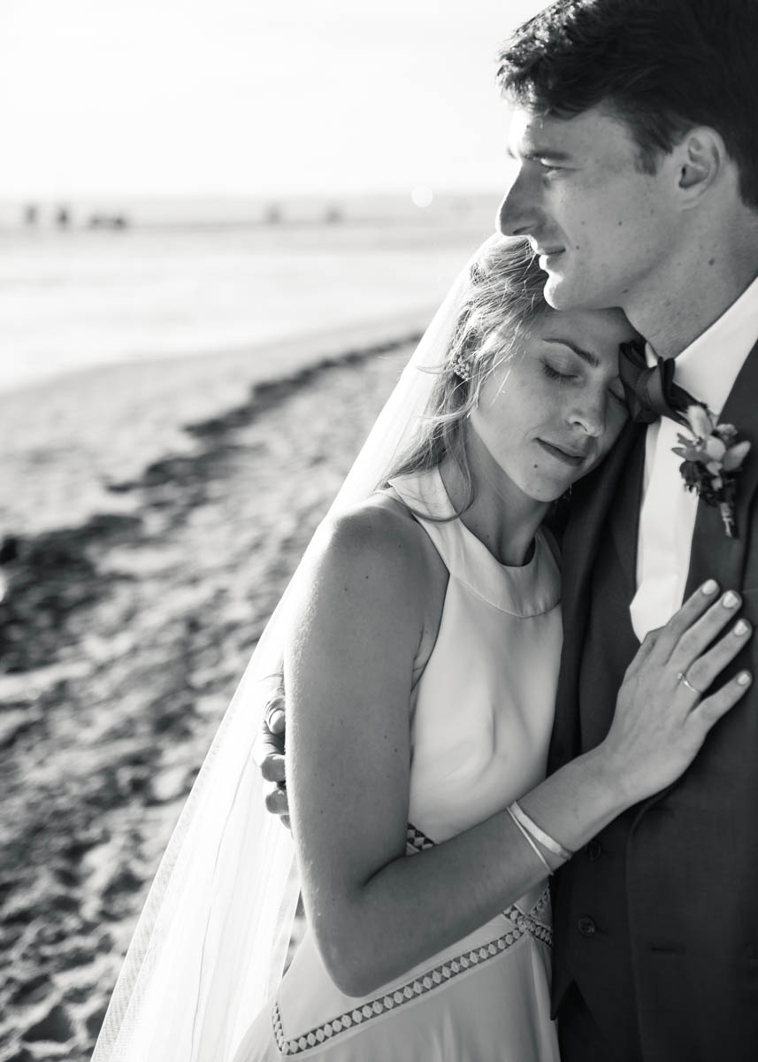 séance de photo de couple pendant un mariage sur le bassin d'Arcachon