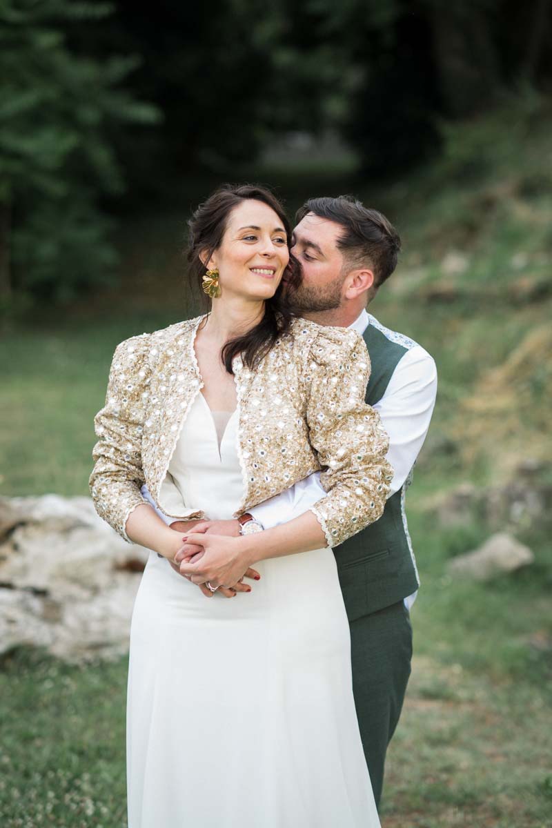 séance de photos de couple pendant leur mariage
