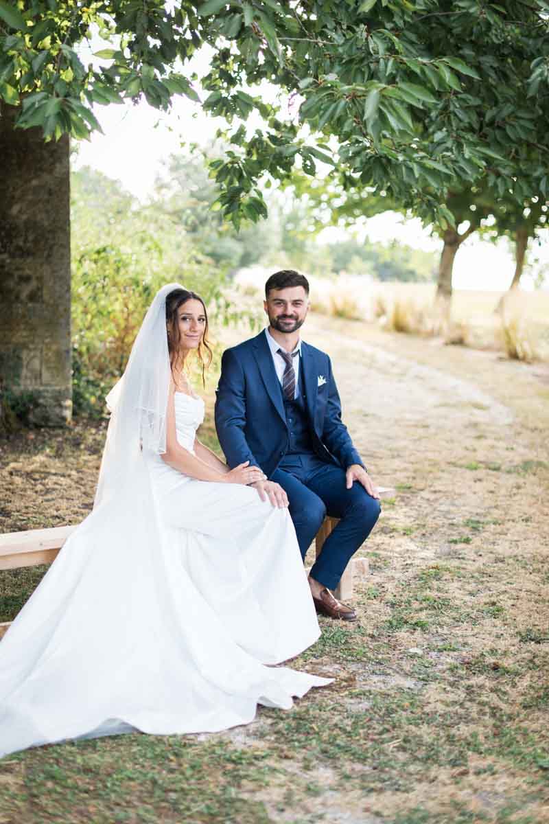 séance de photos de couple pendant leur mariage