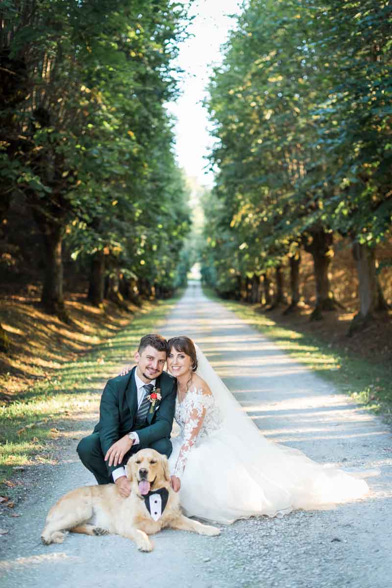 séance de photos de couple pendant leur mariage