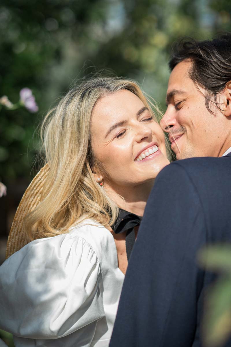 séance de photos de couple pendant leur mariage
